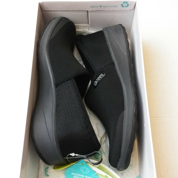 Bzees Shoes - (FOR SALE)  Bzees Glee Knit Slip-on Loafers